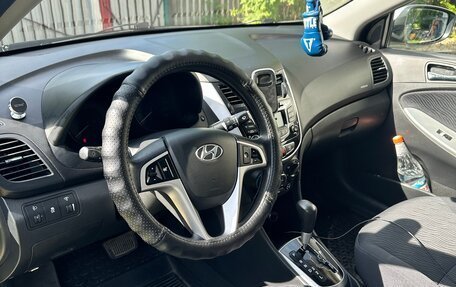 Hyundai Solaris II рестайлинг, 2011 год, 670 000 рублей, 4 фотография