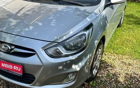 Hyundai Solaris II рестайлинг, 2011 год, 670 000 рублей, 17 фотография