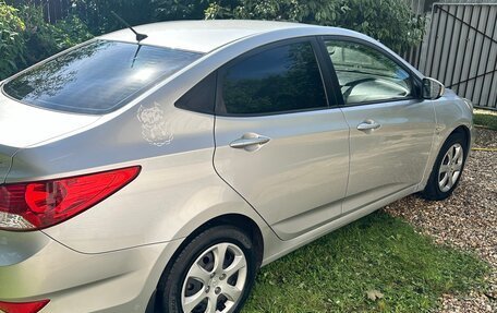 Hyundai Solaris II рестайлинг, 2011 год, 670 000 рублей, 22 фотография