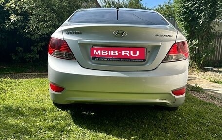 Hyundai Solaris II рестайлинг, 2011 год, 670 000 рублей, 25 фотография