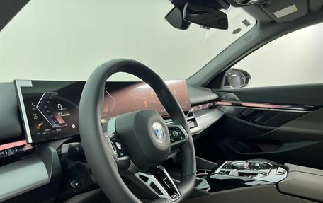 BMW 5 серия, 2025 год, 8 190 000 рублей, 8 фотография