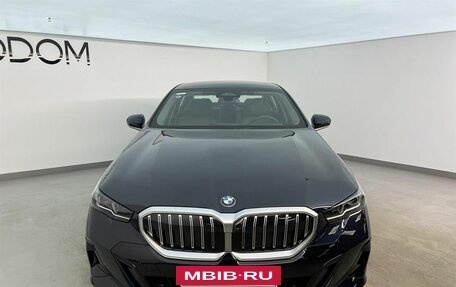 BMW 5 серия, 2025 год, 8 190 000 рублей, 3 фотография