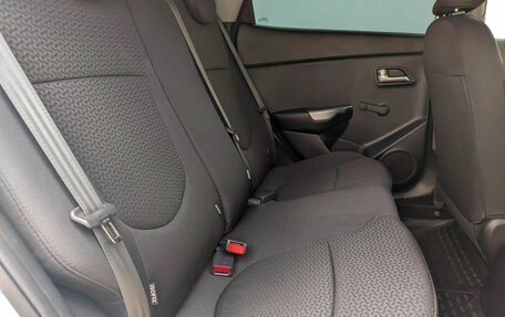 KIA Rio III рестайлинг, 2016 год, 879 000 рублей, 11 фотография