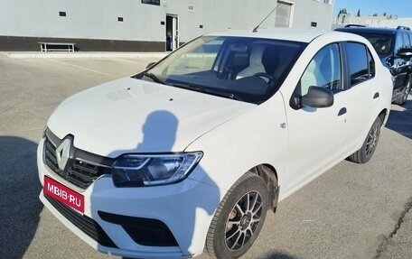 Renault Logan II, 2018 год, 822 000 рублей, 1 фотография