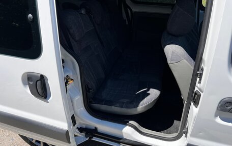 Renault Kangoo II рестайлинг, 2004 год, 490 000 рублей, 11 фотография