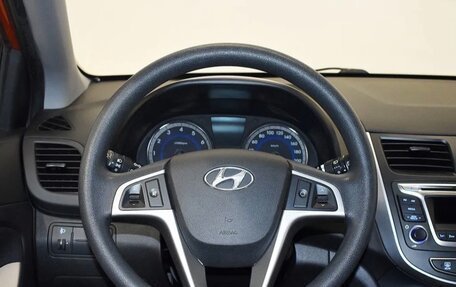 Hyundai Solaris II рестайлинг, 2015 год, 850 000 рублей, 10 фотография