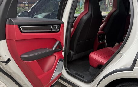 Porsche Cayenne III, 2022 год, 14 300 000 рублей, 16 фотография