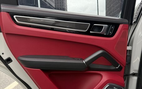 Porsche Cayenne III, 2022 год, 14 300 000 рублей, 17 фотография