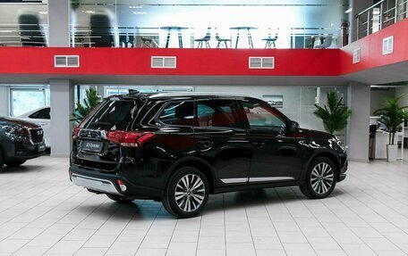 Mitsubishi Outlander III рестайлинг 3, 2019 год, 2 150 000 рублей, 2 фотография