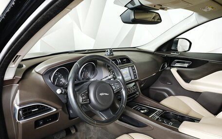 Jaguar F-Pace, 2017 год, 2 199 000 рублей, 14 фотография