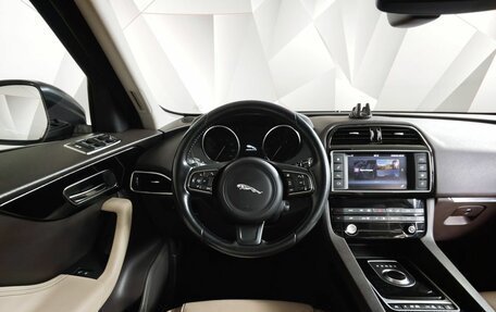 Jaguar F-Pace, 2017 год, 2 199 000 рублей, 15 фотография