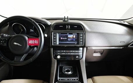 Jaguar F-Pace, 2017 год, 2 199 000 рублей, 11 фотография