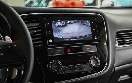 Mitsubishi Outlander III рестайлинг 3, 2019 год, 2 150 000 рублей, 10 фотография