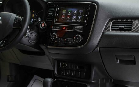 Mitsubishi Outlander III рестайлинг 3, 2019 год, 2 150 000 рублей, 12 фотография