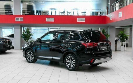 Mitsubishi Outlander III рестайлинг 3, 2019 год, 2 150 000 рублей, 4 фотография