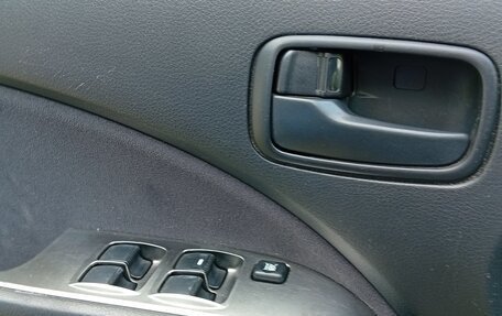 Mitsubishi Outlander III рестайлинг 3, 2007 год, 600 000 рублей, 16 фотография