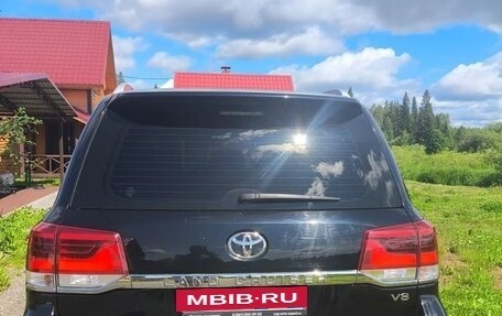 Toyota Land Cruiser 200, 2016 год, 7 000 000 рублей, 4 фотография