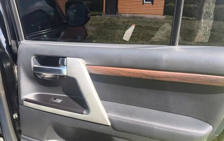 Toyota Land Cruiser 200, 2016 год, 7 000 000 рублей, 14 фотография