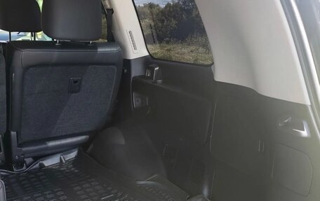 Toyota Land Cruiser 200, 2016 год, 7 000 000 рублей, 20 фотография