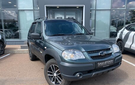 Chevrolet Niva I рестайлинг, 2018 год, 775 000 рублей, 2 фотография