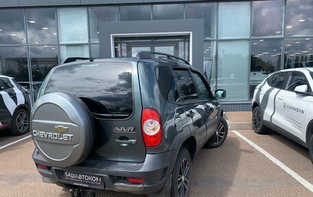 Chevrolet Niva I рестайлинг, 2018 год, 775 000 рублей, 5 фотография