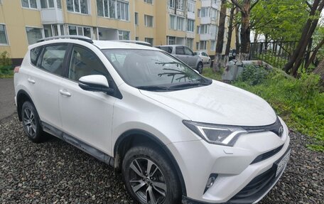 Toyota RAV4, 2017 год, 3 200 000 рублей, 5 фотография