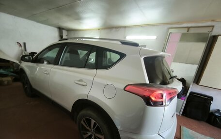 Toyota RAV4, 2017 год, 3 200 000 рублей, 8 фотография