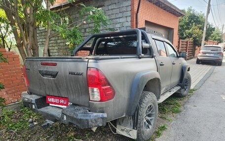 Toyota Hilux VIII, 2017 год, 3 500 000 рублей, 3 фотография