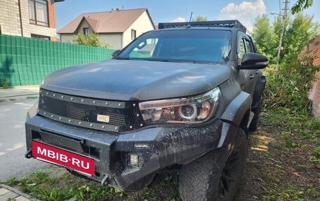 Toyota Hilux VIII, 2017 год, 3 500 000 рублей, 2 фотография
