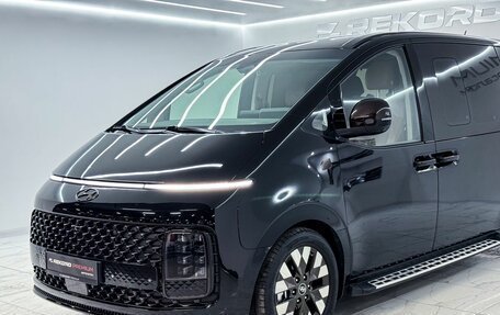 Hyundai Staria, 2022 год, 6 100 000 рублей, 2 фотография