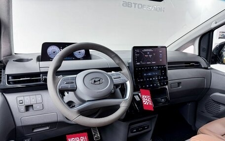 Hyundai Staria, 2022 год, 6 100 000 рублей, 14 фотография