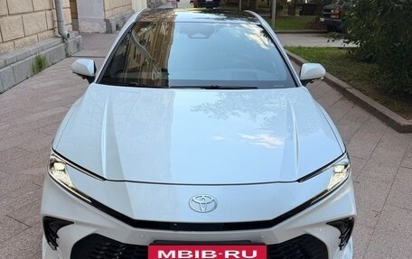 Toyota Camry, 2024 год, 3 700 000 рублей, 7 фотография