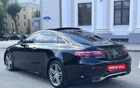 Mercedes-Benz E-Класс, 2017 год, 3 100 000 рублей, 6 фотография