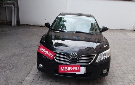 Toyota Camry, 2010 год, 1 800 000 рублей, 2 фотография