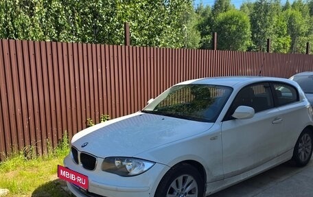 BMW 1 серия, 2011 год, 999 999 рублей, 1 фотография