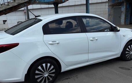 KIA Rio IV, 2017 год, 940 000 рублей, 5 фотография