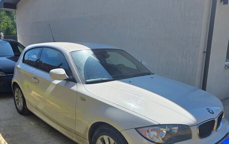 BMW 1 серия, 2011 год, 999 999 рублей, 2 фотография