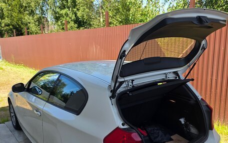 BMW 1 серия, 2011 год, 999 999 рублей, 3 фотография
