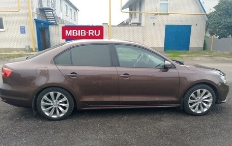 Volkswagen Jetta VI, 2015 год, 1 350 000 рублей, 2 фотография