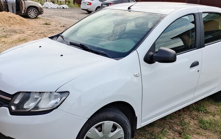 Renault Logan II, 2016 год, 680 000 рублей, 3 фотография