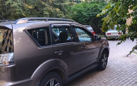 Mitsubishi Outlander III рестайлинг 3, 2011 год, 950 000 рублей, 5 фотография