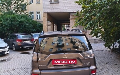 Mitsubishi Outlander III рестайлинг 3, 2011 год, 950 000 рублей, 4 фотография