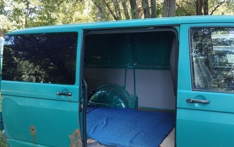 Volkswagen Transporter T5 рестайлинг, 2005 год, 850 000 рублей, 4 фотография