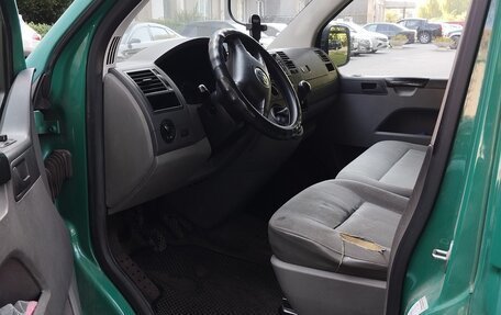 Volkswagen Transporter T5 рестайлинг, 2005 год, 850 000 рублей, 2 фотография