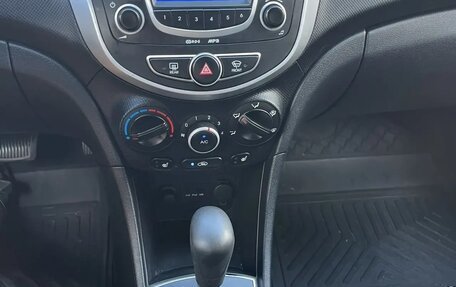 Hyundai Solaris II рестайлинг, 2012 год, 795 000 рублей, 21 фотография