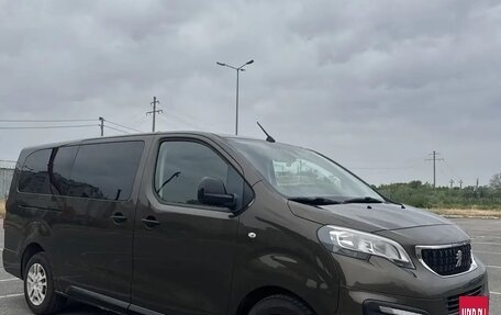 Peugeot Traveller I, 2019 год, 2 215 000 рублей, 4 фотография