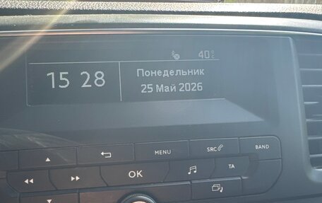 Peugeot Traveller I, 2019 год, 2 215 000 рублей, 14 фотография