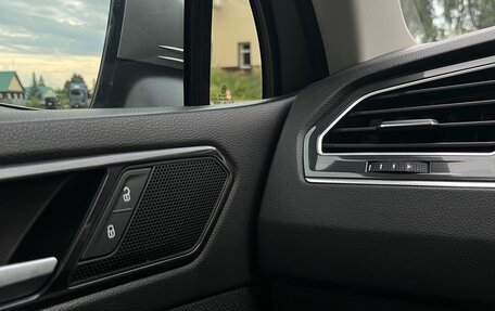 Volkswagen Tiguan II, 2018 год, 1 950 000 рублей, 5 фотография
