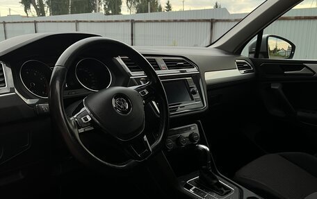 Volkswagen Tiguan II, 2018 год, 1 950 000 рублей, 7 фотография