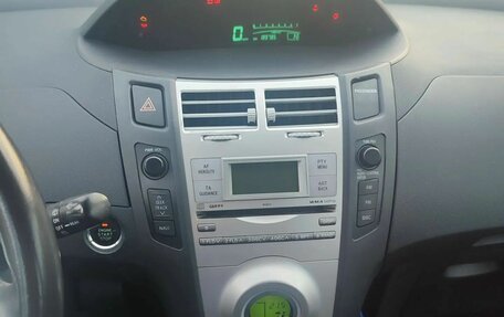 Toyota Yaris III рестайлинг, 2006 год, 370 000 рублей, 1 фотография